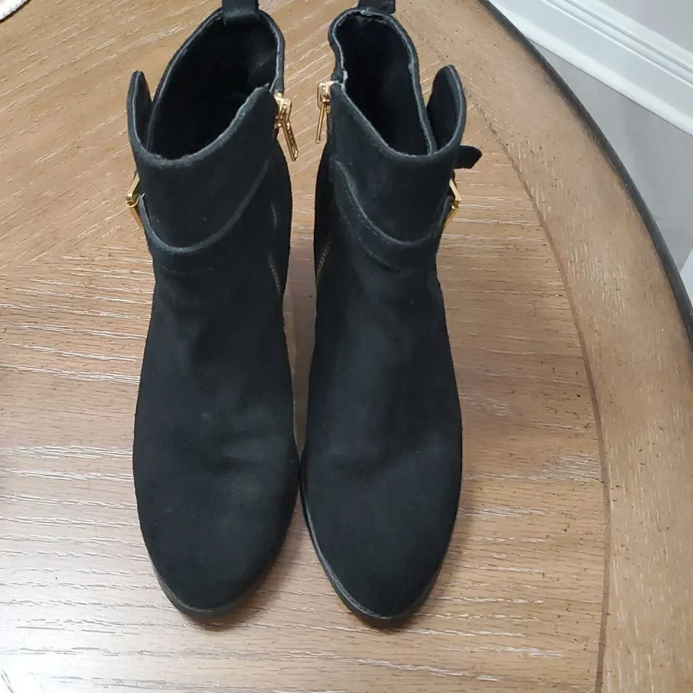 Ralph Lauren Macie Black Suede Ankle Bootie Sz 7.5B